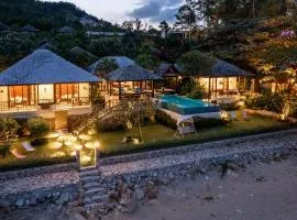 Luxury Beachfront Pool Villa - Finu at Samui