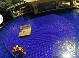 Bangalô Villas do Pratagy com jacuzzi, hotell i Maceió