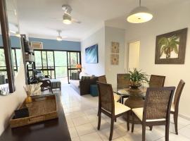 APTO 6 - COND BEIRA-MAR, 3 dorm, 2 suítes, Ar-Cond, Wi-Fi, 2 Garagens, Piscina, hotel i Guarujá