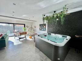 Magnifique villa avec jacuzzi, Hotel in Bourgheim