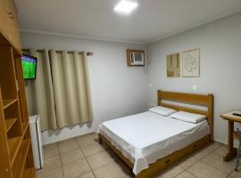 Bica Conveniência e Hotel, Hotel in Urupês