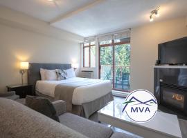 Alpenglow Lodge Sunny Studio with Sitting Area by MVA