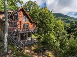 Beautiful Log Cabin with Panoramic Views, hotel v destinaci Maggie Valley