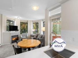 Alpenglow Lodge Two Bedroom Apartment with Private Hot Tub by MVA, hotel in Whistler