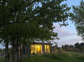 Stablehouse Garden Shed, hotel con pileta en Masterton