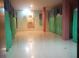 Lucky Dorm, ξενοδοχείο σε Phi Phi Don