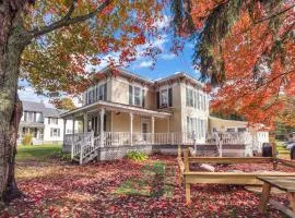 The Kelly House - 4 BR Historic Lodge - Downtown