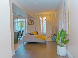 Spacious, Idyllic 3 Bedroom Home, отель в Кингстоне