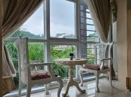 Myna Lagoon Pico de Loro