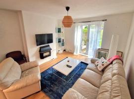 Harrogate Entire House, free private parking and garden, hotel en Harrogate