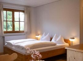 Lago mio - Pension am See - bei uns verbringt Ihr eine wundervolle Zeit direkt am Wasser, alojamento na praia em Wörthsee