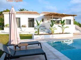 Casa Jujube Modern Villa with Pool, Walk to Beach, hotel i El Tosalet