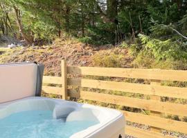 kaoglen Wild-Hot tub-Cairngorms-Pet Friendly, hotel v destinaci Balnald