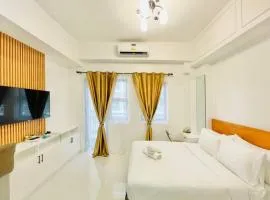 WV 18 Serene & Minimalist Urban Studio