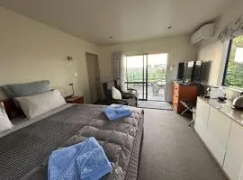 Bluebell Lodge and Cottage