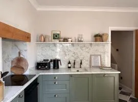 Charming Townhouse Retreat