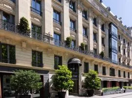 La Clef Tour Eiffel Paris by The Crest Collection