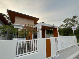 DelZiaNa Bara Villa Pakbara Satun พักได้ 6 ท่าน, alojamiento con cocina en Satun