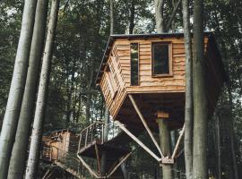 Baumhaushotel Robins Nest, hotel v destinaci Witzenhausen