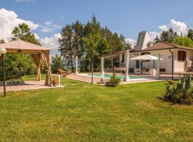 Villa Rene by MMega, hotell sihtkohas Capitone