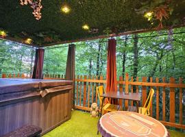 La Cabane Enchanteresse, hotel em Illoud