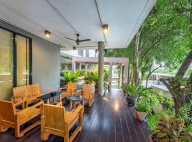 Shin Muffin ABAC Bangna, hotel in Bang Bo