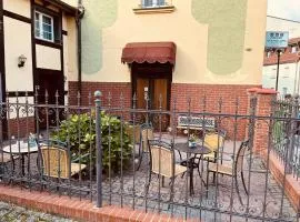 Ferienwohnung 1 Grüner Fürst mit Sitzecke im Innenhof & Erdgeschoss & Nähe Park & ruhige Lage