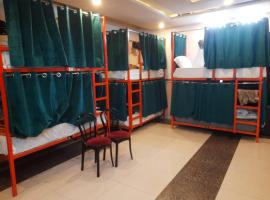 Cozy Bunks Z-Hostel, hotel v destinaci Déhrádún