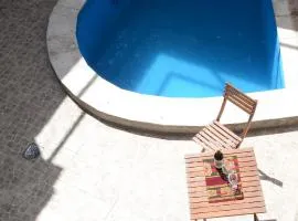 Casa amplia con garaje, pileta y aire acondicionado en todas las habitaciones en zona residencial de Mendoza