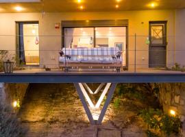 Deck House, hotel v destinaci Pefkali