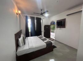 Hotel blue ocean studio rooms with kitchen baga beach: Calangute şehrinde bir otel