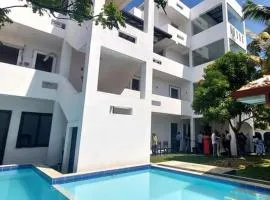 Ro Rich Hotel