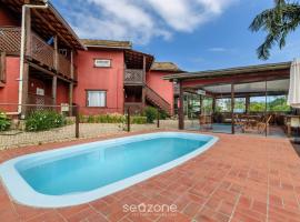 Lindo condomínio em meio à natureza em Bombinhas VLE, ξενοδοχείο σε Canto Grande