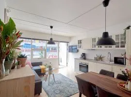 Luxury - Family friendly - Central - Cozy- Balcony