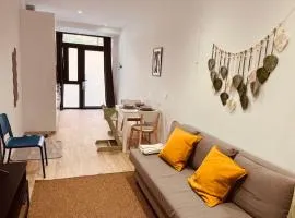 Quiet room in a park close to the sea & beach & subway No-4