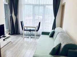 Mountain View Magenta White apartment