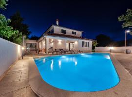 Villa Paronich, hotel v destinaci Barban