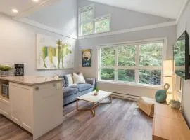 1BR in Gondola Village, Near Gondola, Free Parking, Updated Unit, Incredible Location