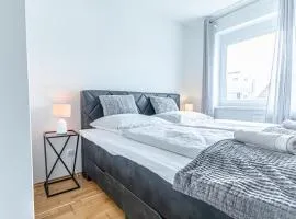 Trendy - Modern 1BR & 1LR Apartment in Vienna Center