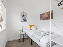 Private Single Room - Central Location at Ryde - Shared Bathroom