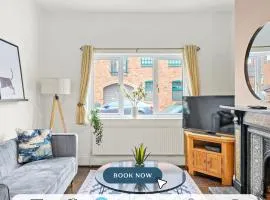 Central House with Pool Table, Free Parking, Super-Fast Wifi and Smart TV with Virgin TV and Netflix by Yoko Property