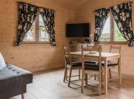 Summer House by the Sea with BBQ and Playroom