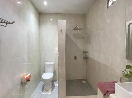 Woody House, hotel in Bedugul