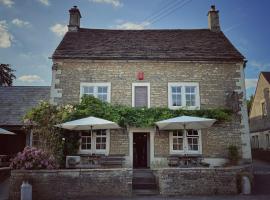 Neeld Arms, hotel v destinaci Grittleton