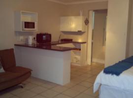 93 On Main Self Catering, hotell i Gonubie