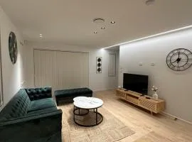 Stylish New & Cosy 3-Bedroom Retreat in Auckland - Perfect for Your Next Getaway!