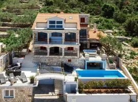 Holiday Home D. Maria with Sea View and Private Pool