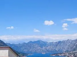 Vaso & Viktor Apartment