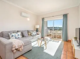 Host Wise - Bright & Stylish Lagos Flat with Pool