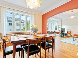 Cozy 1BR with Balcony and Workspace in Hollerich